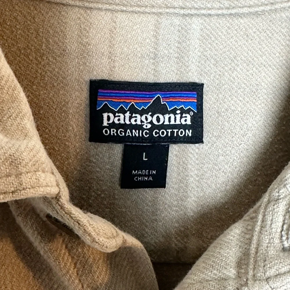 Patagonia Long Sleeved Fjord Tan Neutral Button Up Organic Cotton Shirt, Large
